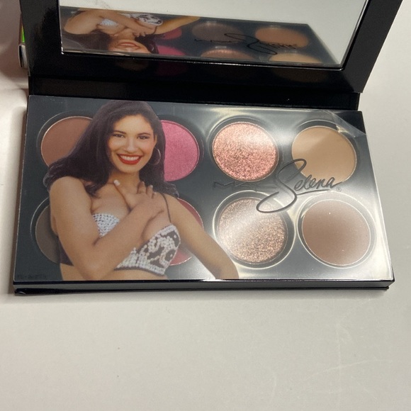 MAC x Selena - Picture 4 of 6